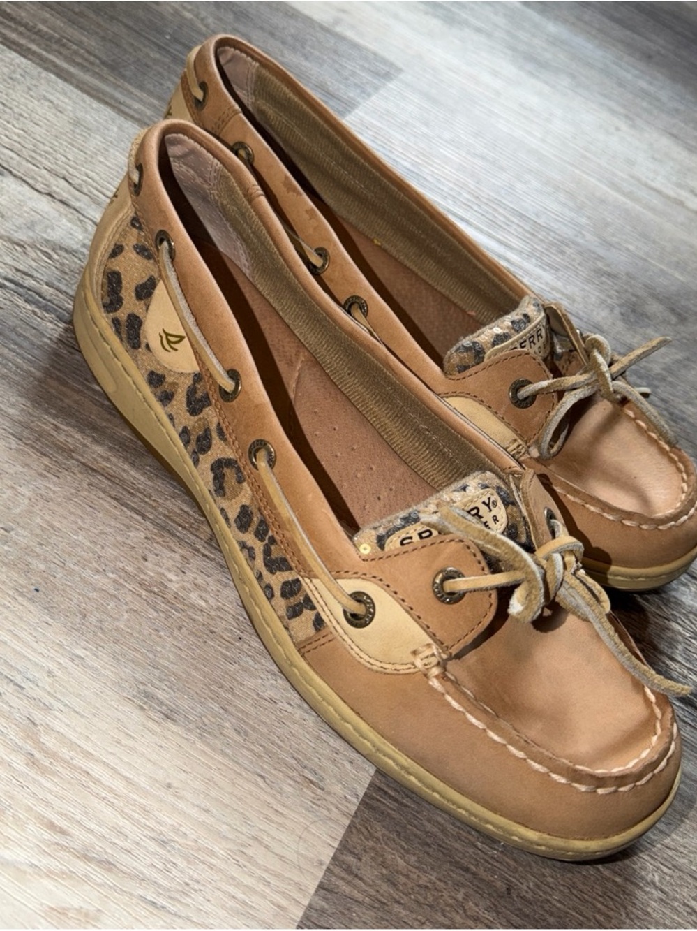 Leopard Sperry's women’s size 9